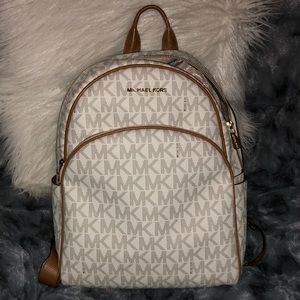 🌟 Michael Kors 🌟 Signature PVC Abbey Large